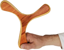 Lade das Bild in den Galerie-Viewer, Bumerang des Modells Kugelblitz, gehalten in einer Hand,
